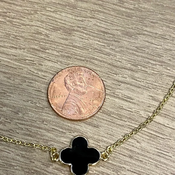 Black onyx clover pendant necklace - Picture 4 of 4